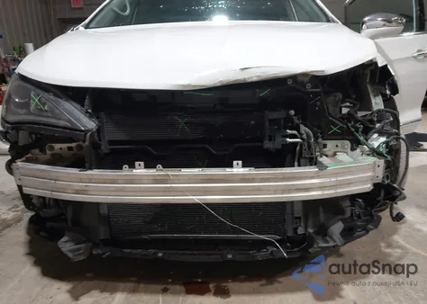 2018 Chrysler Pacifica Limited z USA, uszkodzony, nr VIN 2C4RC1GG6JR232746